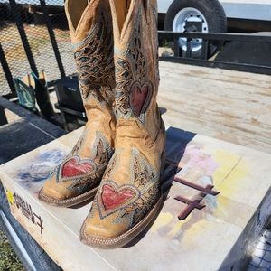 Corral heart boots 8